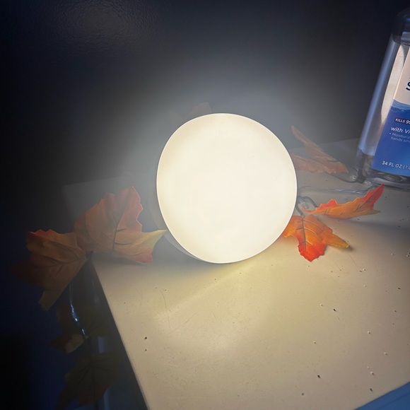 Hifree Smart Table Lamp - Picture 6 of 11